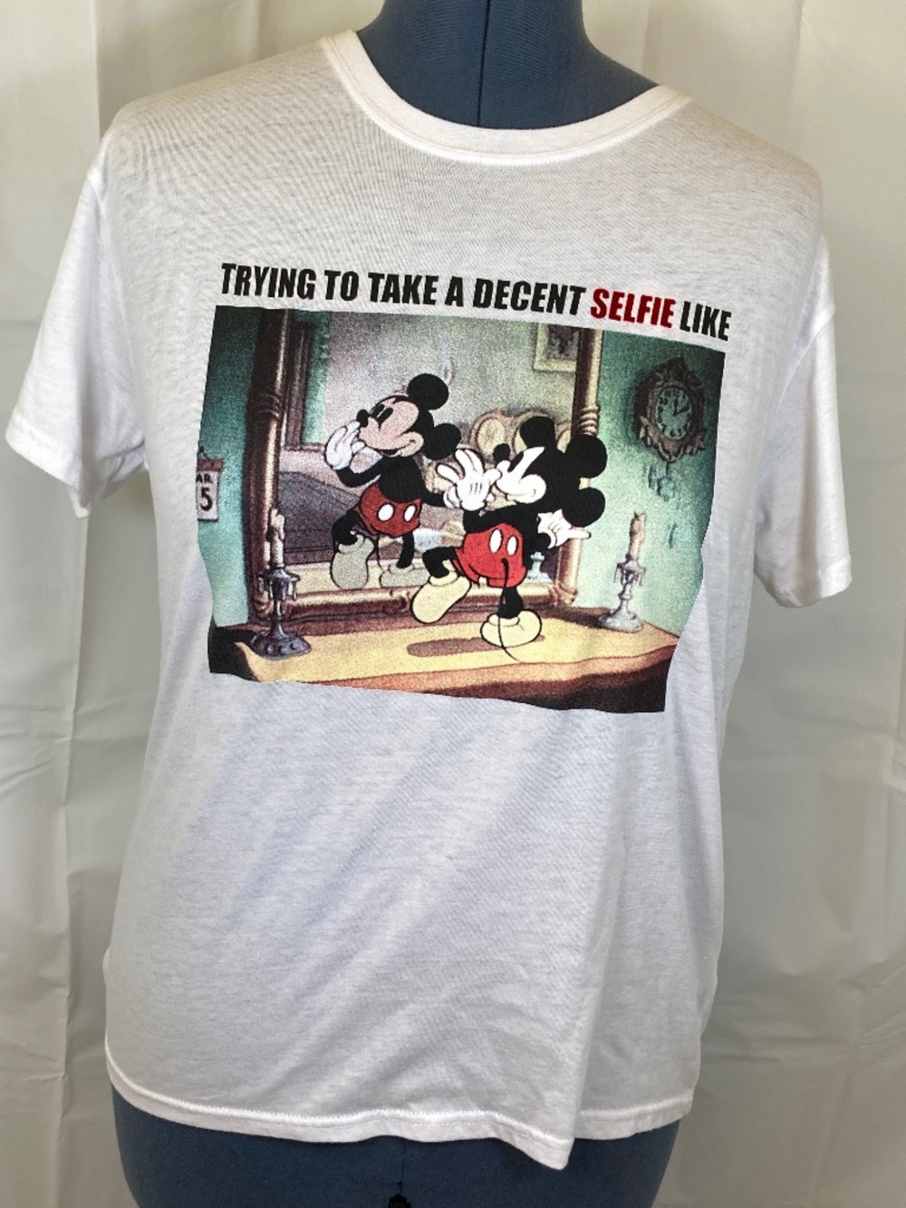 Disney Mickey Mouse Selfie White Sz XL Juniors Shirt Short Sleeve
